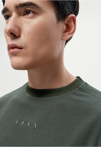 Born Living Yoga Sports top 'Tarn' in Green