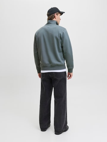 JACK & JONES Свитшот 'JJESoho' в Серый