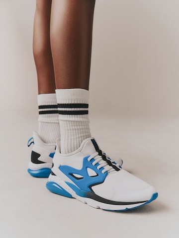 Next Superge | bela barva