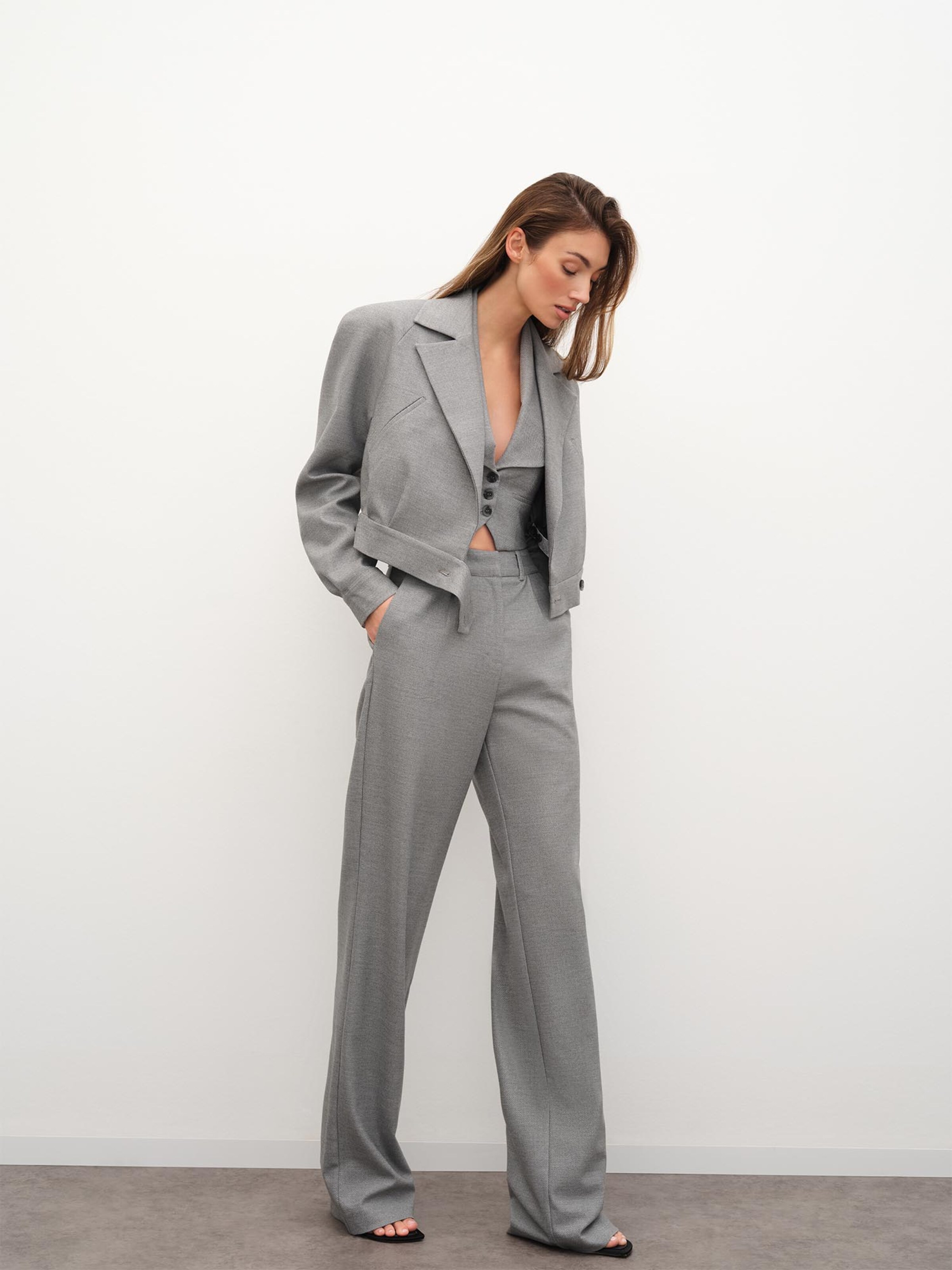 RÆRE by Lorena Rae Wide leg Pleat-Front Pants 'Donia' in Grey