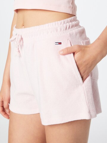 Tommy Jeans Regular Shorts in Pink