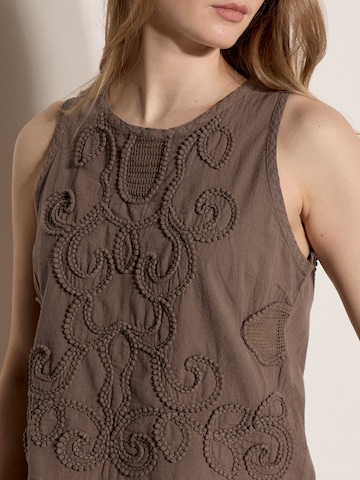 Apricot Top ' ' in Bruin