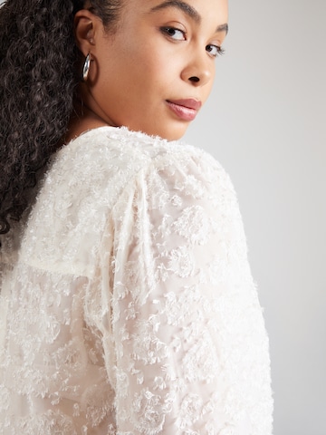 ONLY Carmakoma - Blusa 'CAROtta' en beige