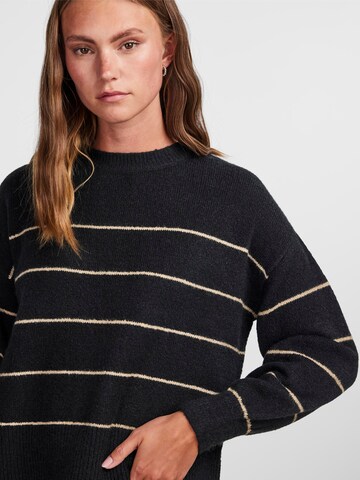 Pullover 'BEVERLY' di PIECES in nero