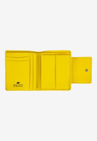 Portamonete 'Capri S' di Braun Büffel in giallo
