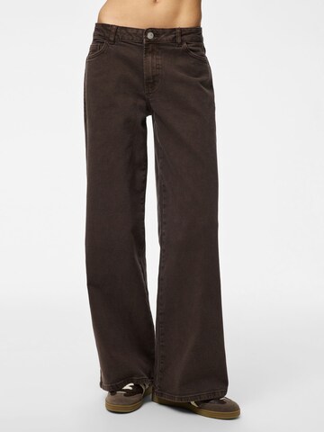 regular Jeans 'PCSELMA LW' di PIECES in marrone