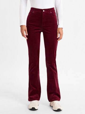 Marie Lund Hose in Rot: Vorderseite