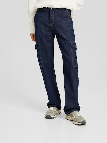 Bershka Loosefit Cargojeans in Blauw: voorkant