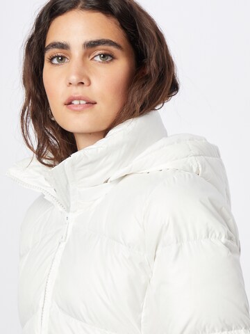 Manteau d’hiver Calvin Klein en blanc