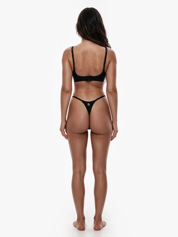 GOD SAVE QUEENS String 'Second Skin G-String' in Black