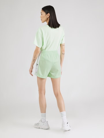 regular Pantaloni di ADIDAS ORIGINALS in verde