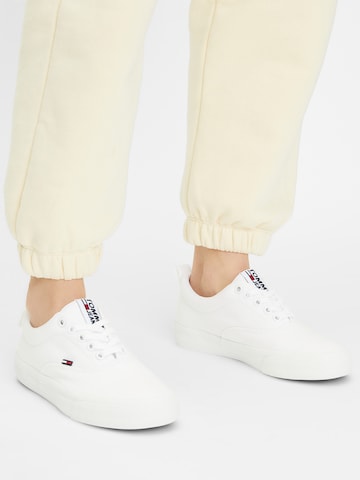 Sneaker bassa di Tommy Jeans in bianco