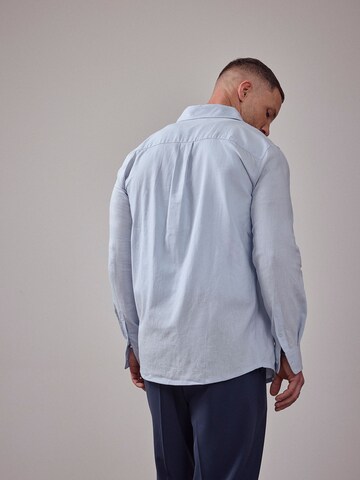 DAN FOX APPAREL - Regular Fit Camisa clássica 'The Essential' em azul