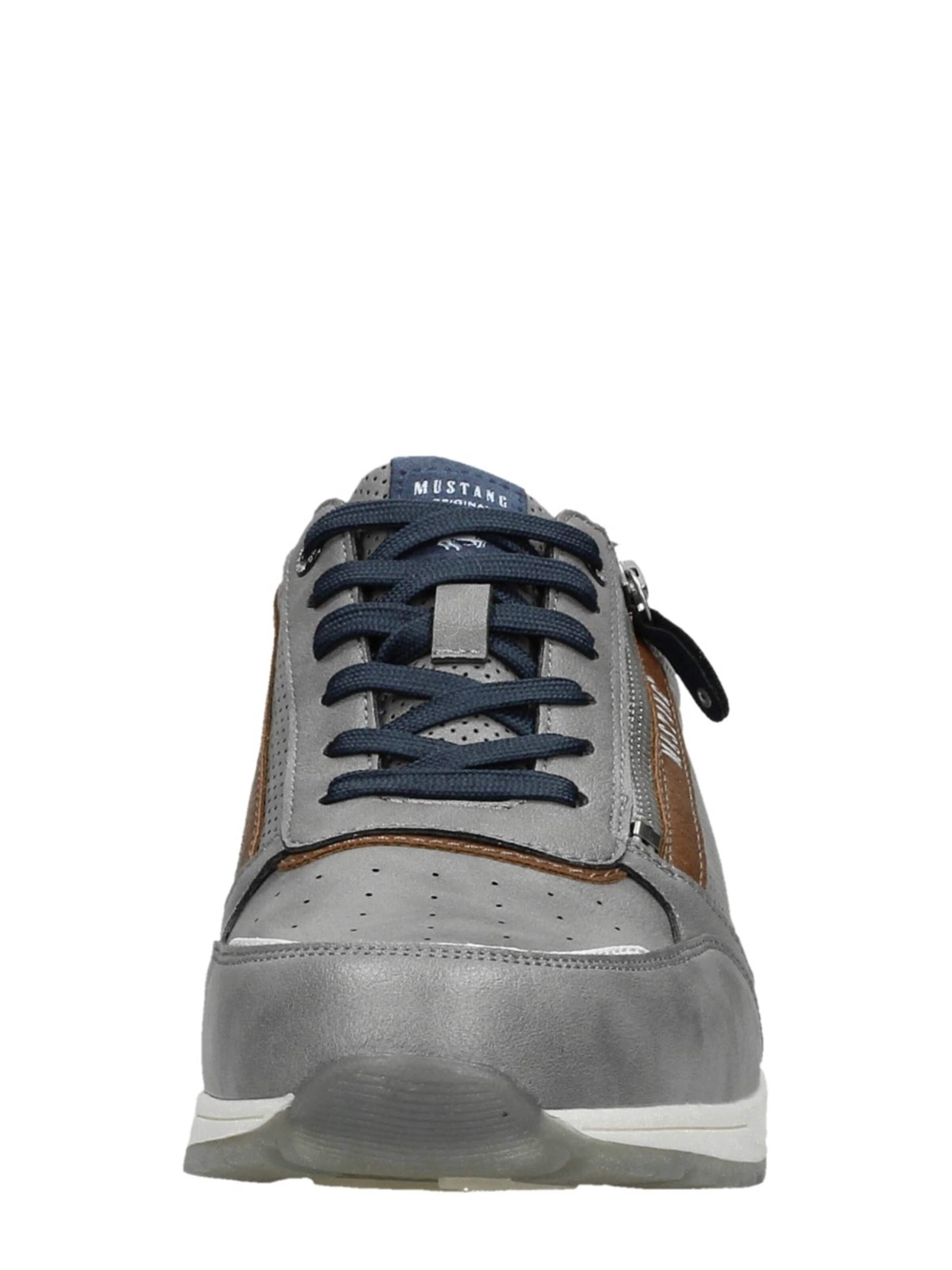Baskets basses 'Sneakers Laag' MUSTANG en gris