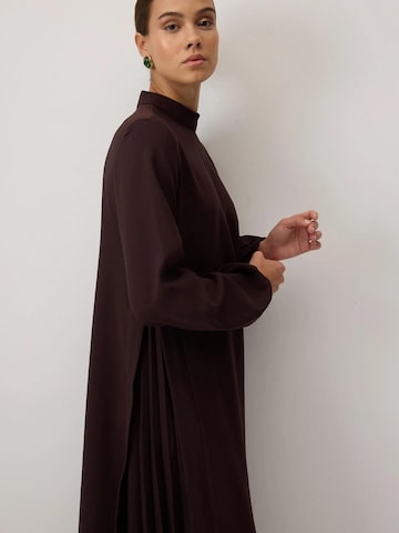 Robe 'Pleated Crepe Dress' Touché Privé en marron