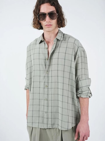 Giesto Regular fit Button Up Shirt in Green: front