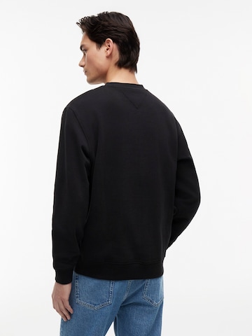 Tommy Jeans Collegepaita värissä musta