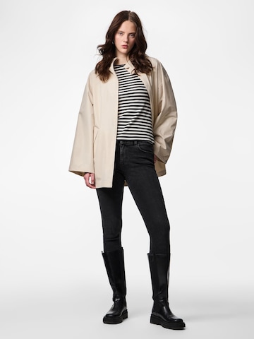 Veste mi-saison 'PCTui' PIECES en beige