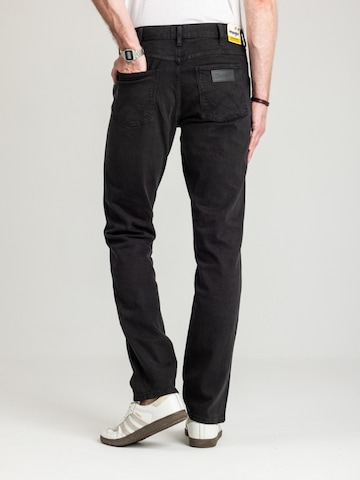 regular Jeans 'Wrangler Greensboro Black Rinse 112362309' di WRANGLER in nero