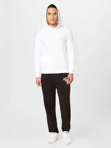 Tommy Jeans Tapered Hose in Schwarz