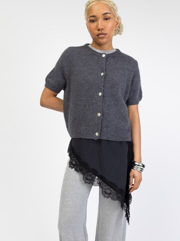 BROKE + SCHÖN Strickjacke 'Kurzarm Strickjacke'‌‌‌‌‌‌‌ in Grau