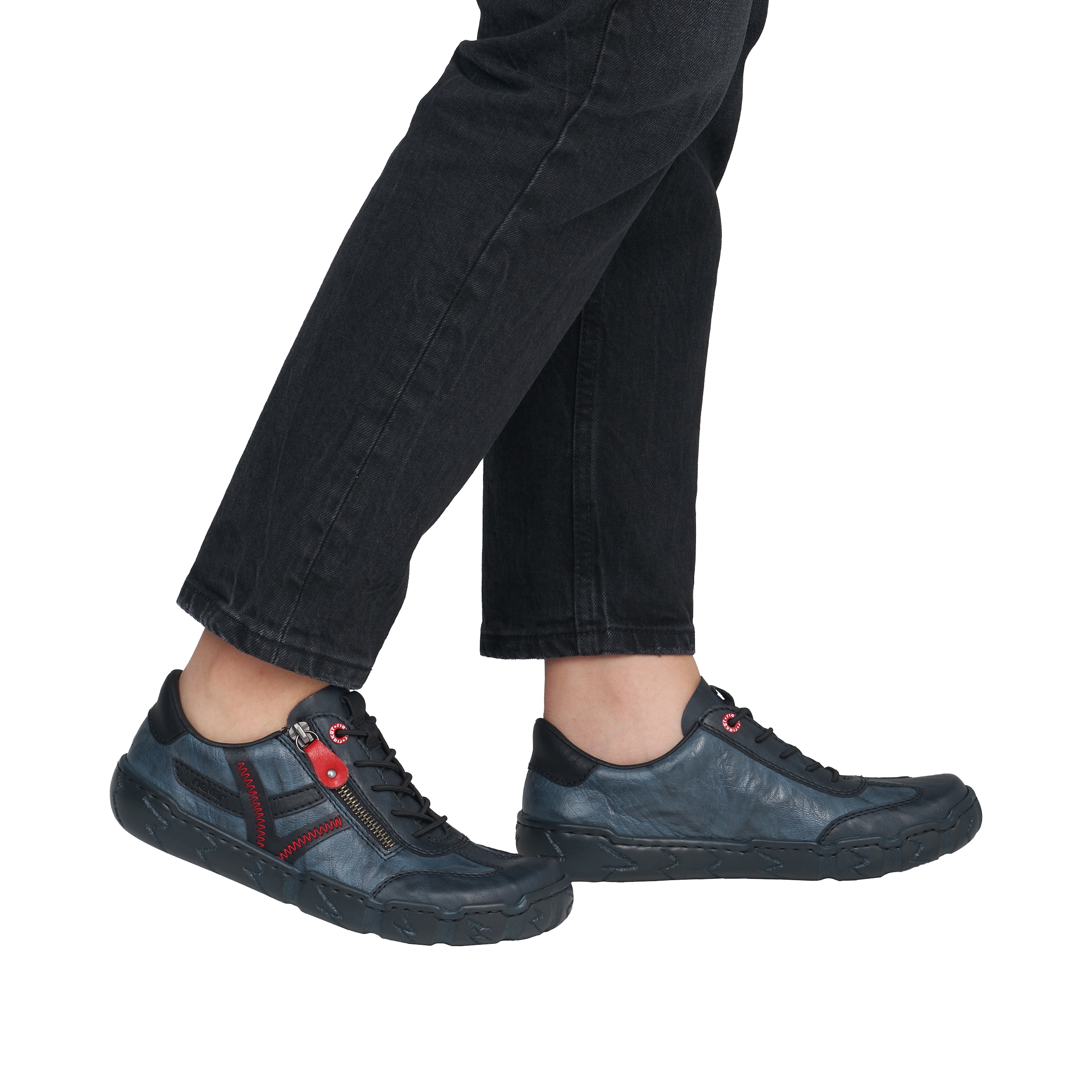 Baskets basses Rieker en bleu : devant
