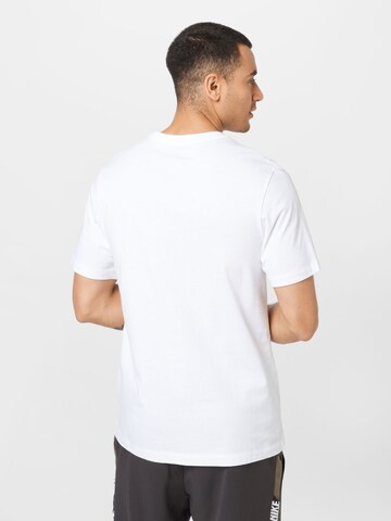 Nike Sportswear Regular Fit T-Shirt 'Club' in Weiß