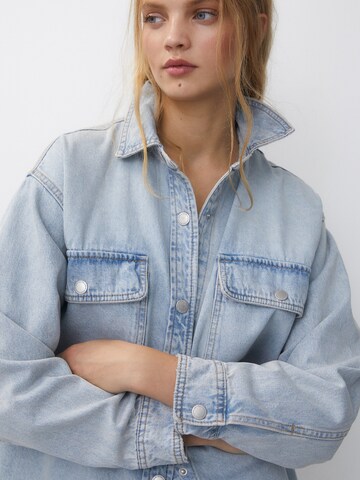 Pull&Bear Blouse in Blue