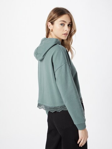 Sweat-shirt 'Letizia' ABOUT YOU en vert