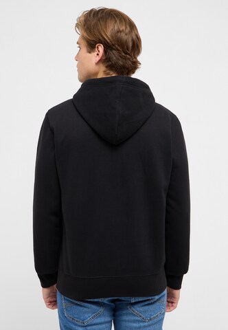 MUSTANG Sweatshirt 'Bronson' in Black
