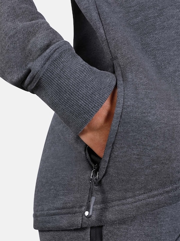 Veste de survêtement 'Naka' MOROTAI en gris