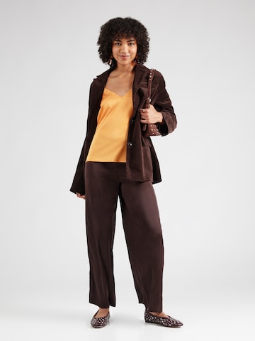 ABOUT YOU Top 'Celia' in Orange
