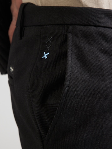 SCOTCH & SODA Конический (Tapered) Плиссированные брюки в Черный