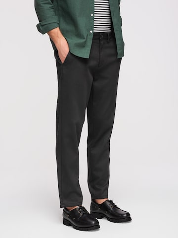 Ombre Regular Chino trousers in Black