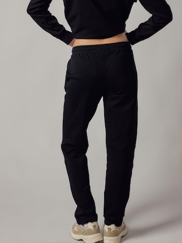 regular Pantaloni 'Dritti' di OWN Off With Nature in nero