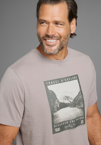 Man's World T-Shirt in Grau