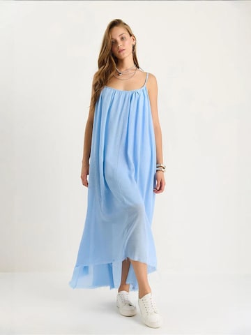 Abito estivo di Bianco Lucci in blu