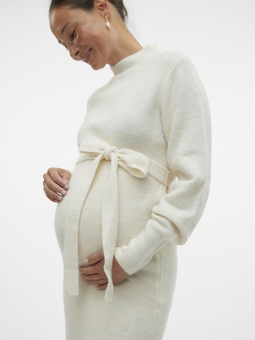 Robes en maille 'PIPPA' Vero Moda Maternity en blanc