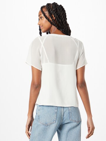 T-shirt 'Rosie' ABOUT YOU en blanc