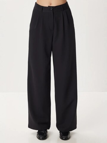 Wide Leg Pantalon à pince Happiness İstanbul en noir : devant