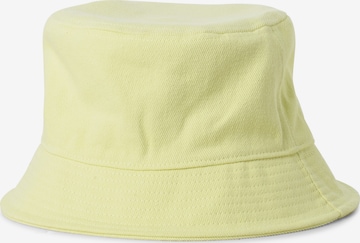 GUESS Hat in Green: front