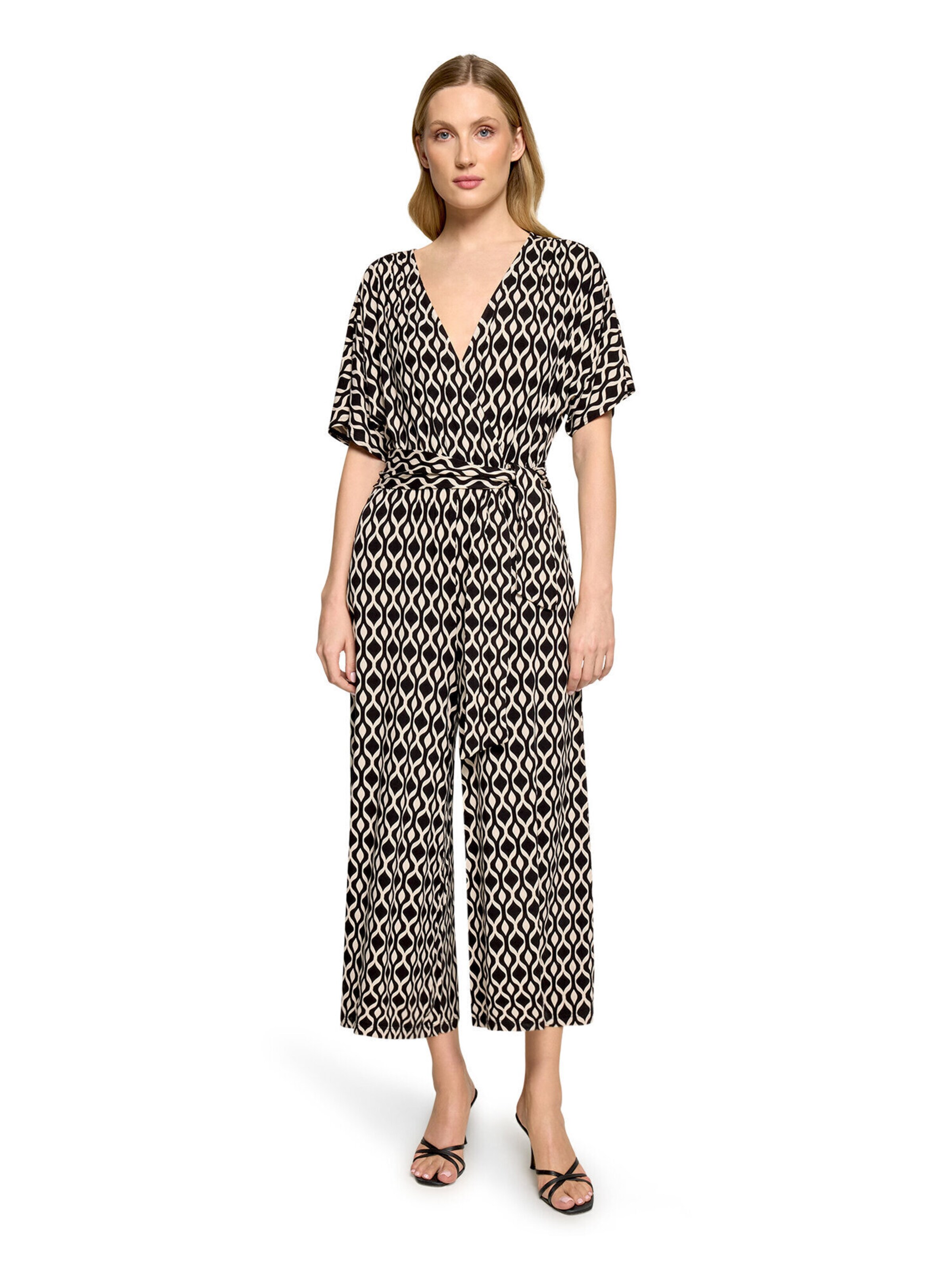 Betty Barclay Jumpsuit in Zwart: voorkant