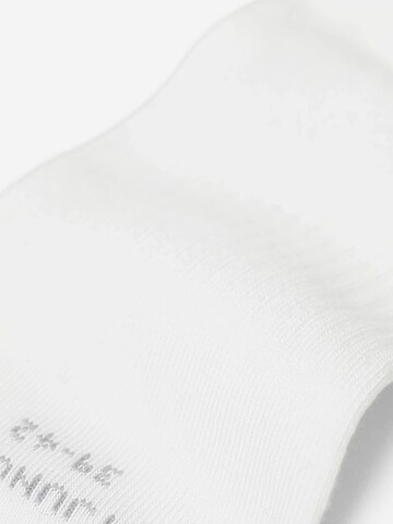 Von Jungfeld Fine Stockings 'Essentials' in White
