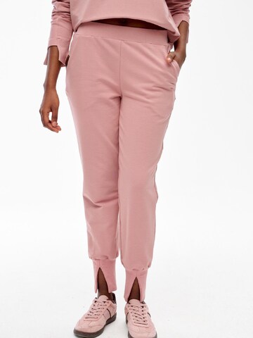 Blue Shadow Regular Hose‌ in Pink