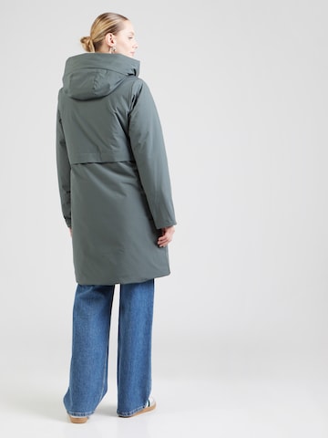 Parka de iarnă de la mazine pe verde