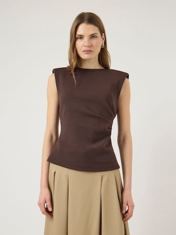 YAS Top 'Pina' in Brown: front