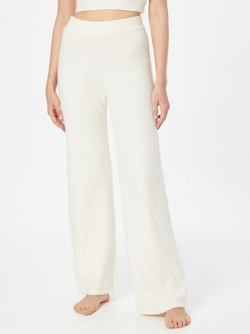 Cotton On Body Παντελόνι πιτζάμας σε λευκό: μπροστά