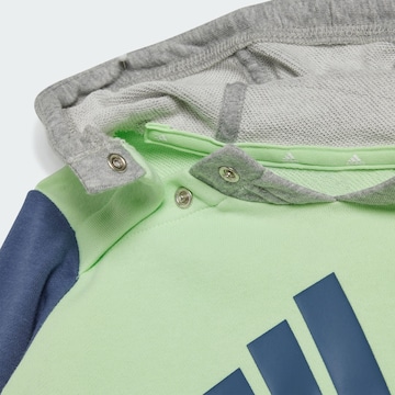 Survêtement 'Essentials' ADIDAS SPORTSWEAR en vert