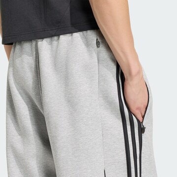 ADIDAS ORIGINALS Loosefit Kalhoty 'Teamgeist 26' – šedá
