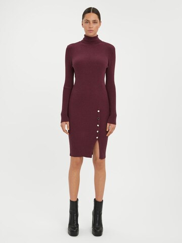 Robes en maille VERO MODA en rouge